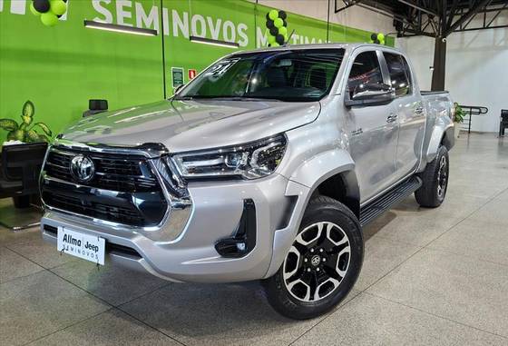 TOYOTA HILUX 2.8 D-4D TURBO DIESEL CD SRX PLUS 4X4 AUTOMÁTICO TOYOTA HILUX 2.8 D-4D TURBO DIESEL CD SRX PLUS 4X4 AUTOMÁTICO